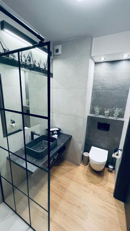 Labar Apartments กดัญสก์ ภายนอก รูปภาพ